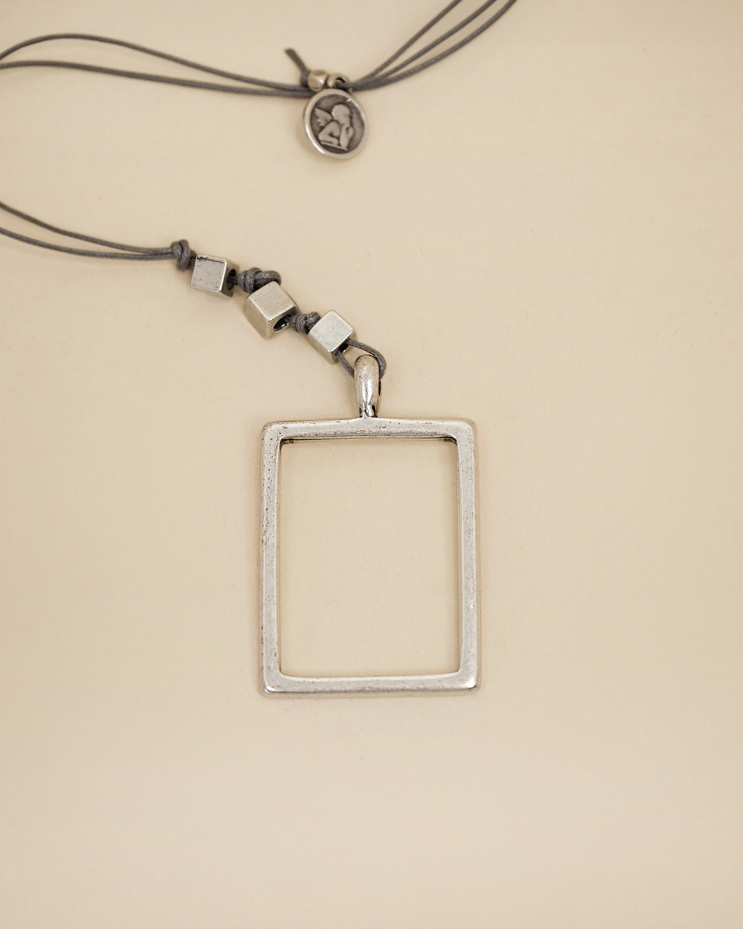 Collana Holly