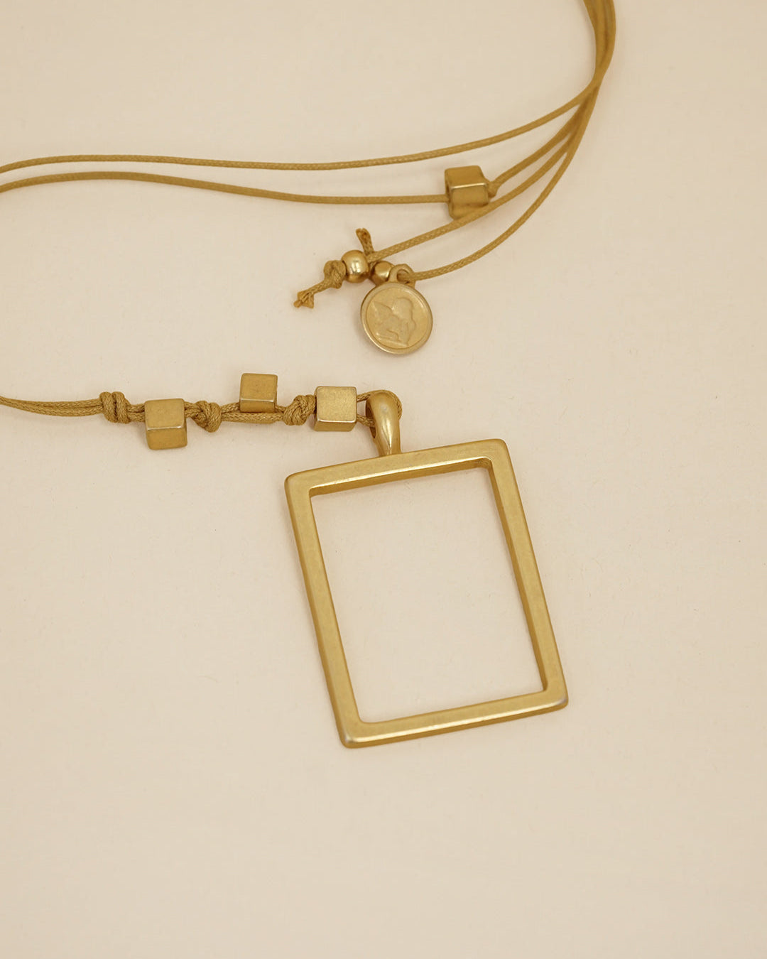 Collana Holly